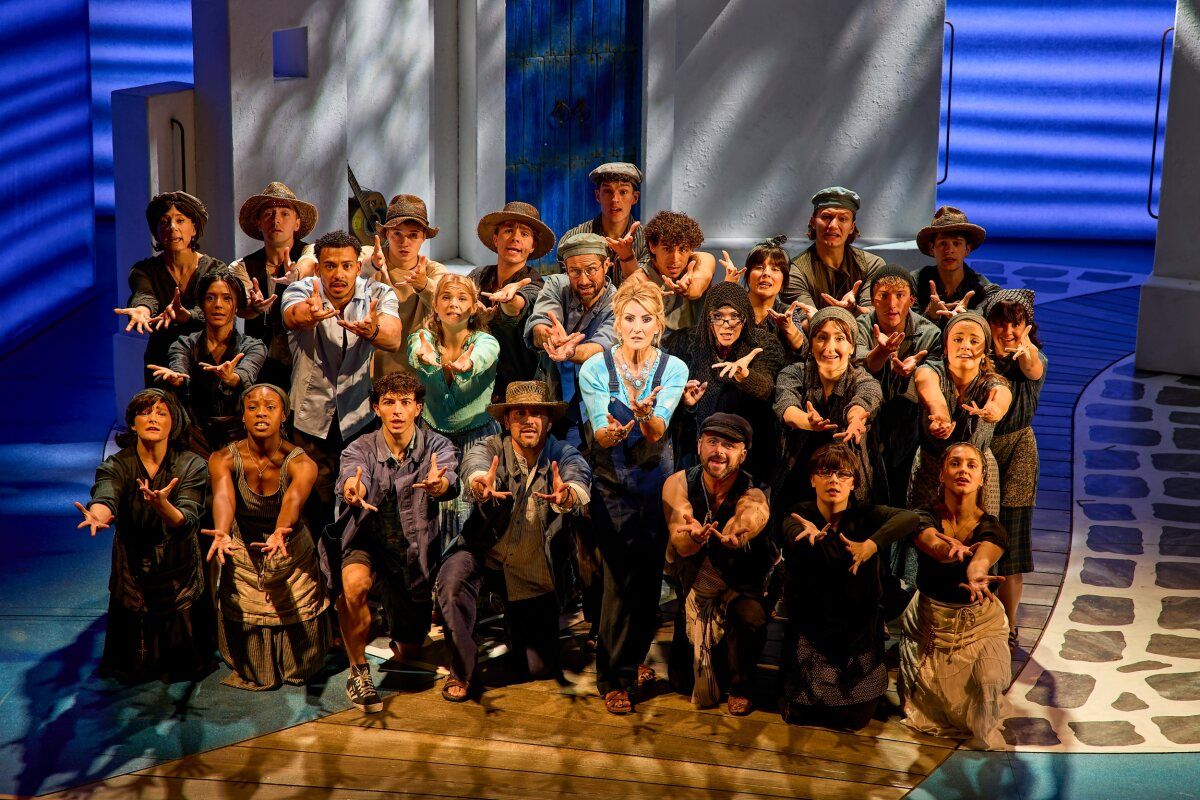 Photos: New Cast Joins MAMMA MIA! in London's West End — photo 32 of 32