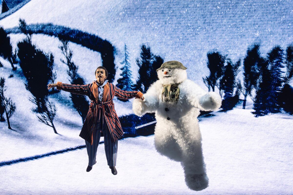 Photos: THE SNOWMAN is Now Playing at Birmingham Rep — photo 3 of 8