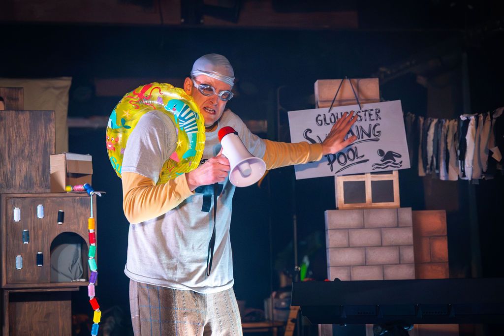 Photos: THE TAILOR OF GLOUCESTER Musical Opens at Farnham Maltings — photo 2 of 12