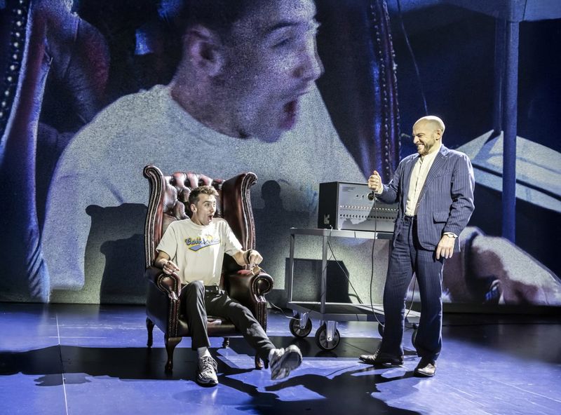Review: DERREN BROWN: BEING HUMAN, Apollo Theatre Image