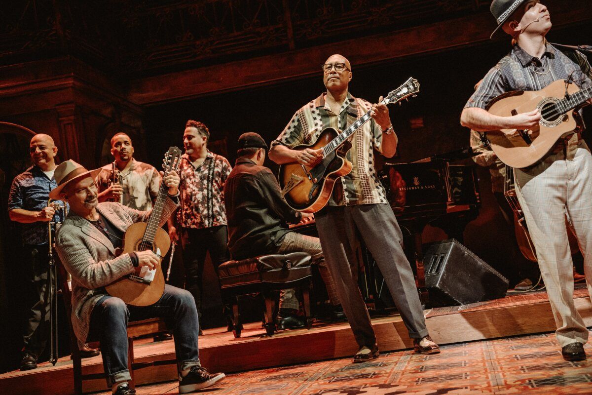 Photos: Yankees Legend Bernie Williams Joins BUENA VISTA SOCIAL CLUB on Broadway — photo 4 of 4