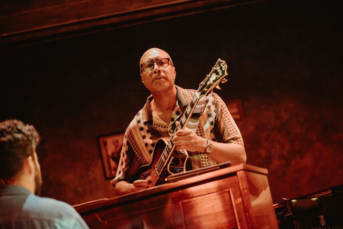 Photos: Yankees Legend Bernie Williams Joins BUENA VISTA SOCIAL CLUB on Broadway — photo 2 of 4