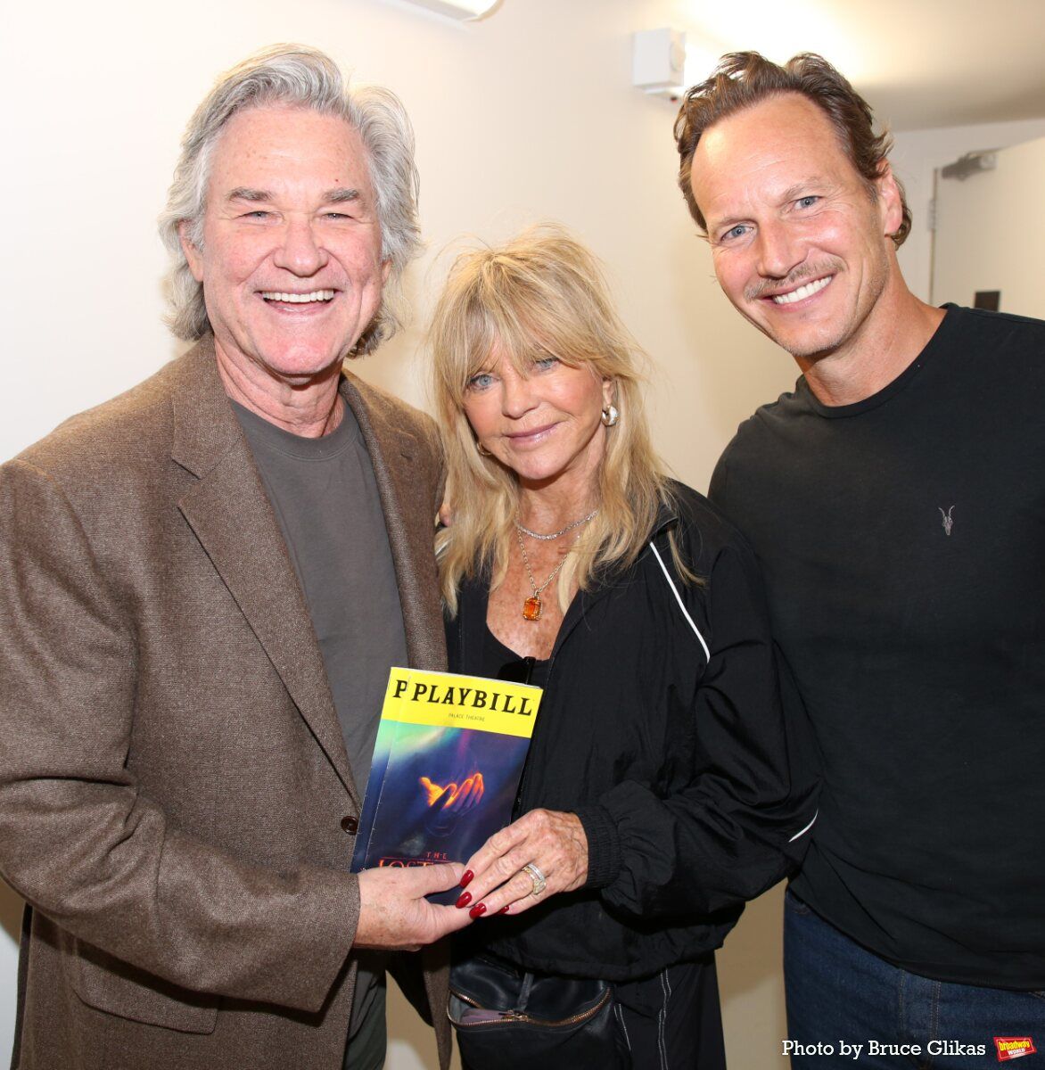 Photos: Goldie Hawn & Kurt Russell Visit Backstage at THE LOST BOYS — photo 3 of 4