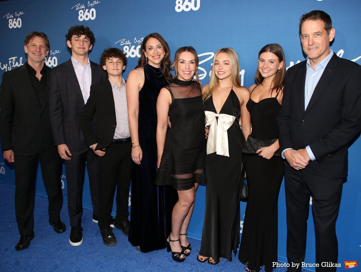 Photos: Billy Crystal & More Celebrate 860 Opening on Broadway — photo 8 of 15