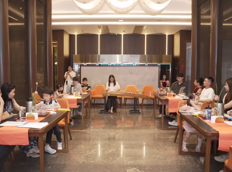 Zhenqiao Hu: Finding Common Ground Through Music and Community Image