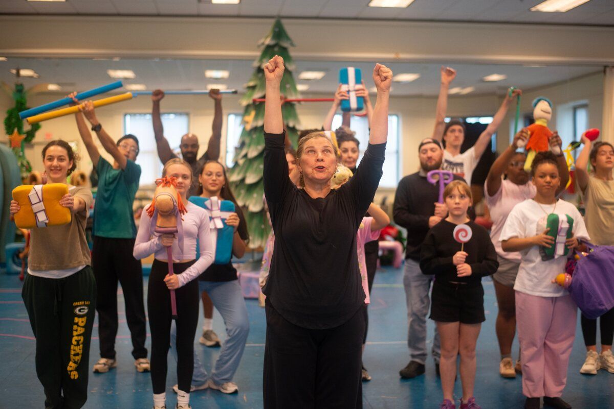 Photos: Rehearsals for DR. SEUSS'S HOW THE GRINCH STOLE CHRISTMAS at Children's Theatre Company — photo 8 of 17