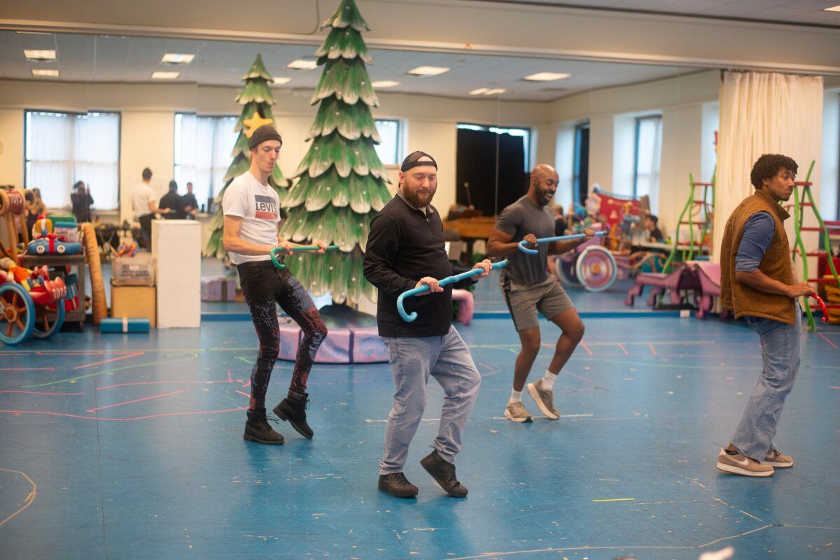 Photos: Rehearsals for DR. SEUSS'S HOW THE GRINCH STOLE CHRISTMAS at Children's Theatre Company — photo 7 of 17