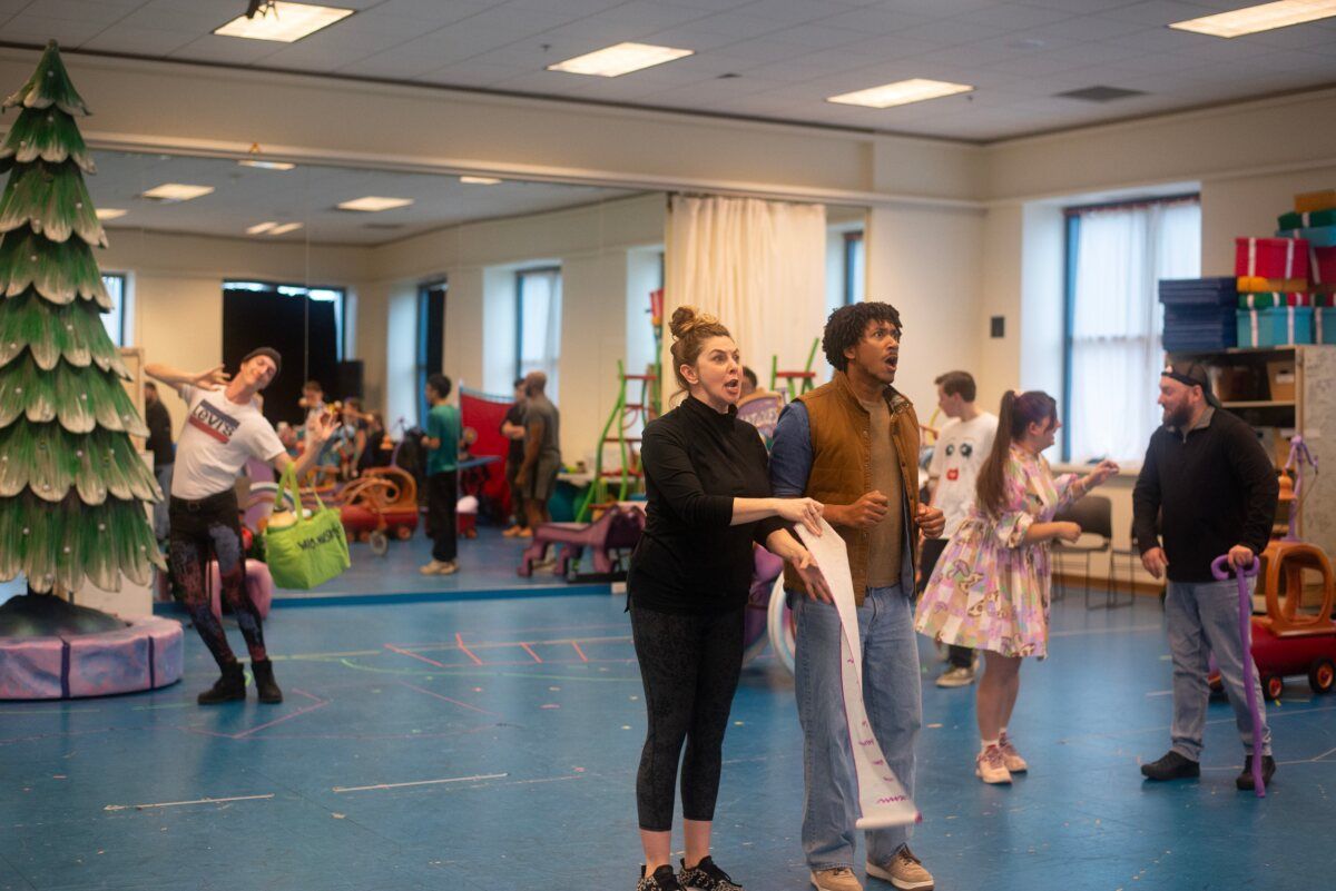 Photos: Rehearsals for DR. SEUSS'S HOW THE GRINCH STOLE CHRISTMAS at Children's Theatre Company — photo 6 of 17