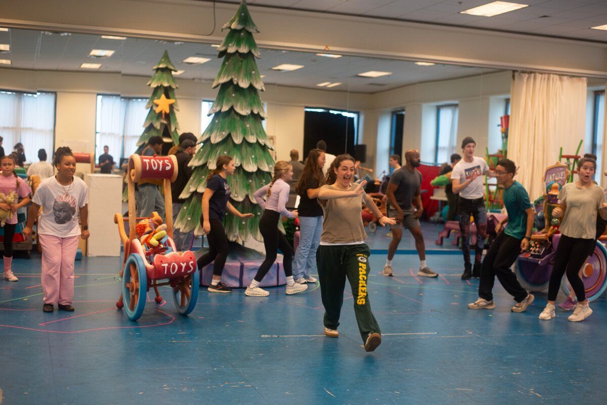 Photos: Rehearsals for DR. SEUSS'S HOW THE GRINCH STOLE CHRISTMAS at Children's Theatre Company — photo 1 of 17
