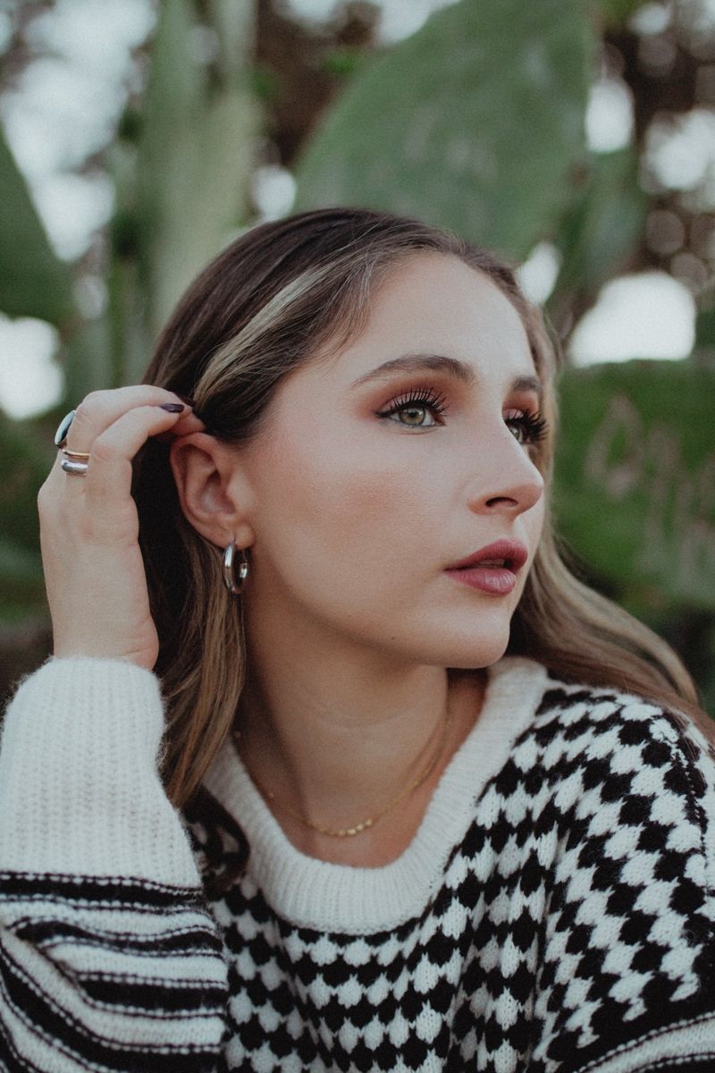 Photos: Julia Gartha Releases New EP CALIFORNIA'S KILLING ME — photo 2 of 8
