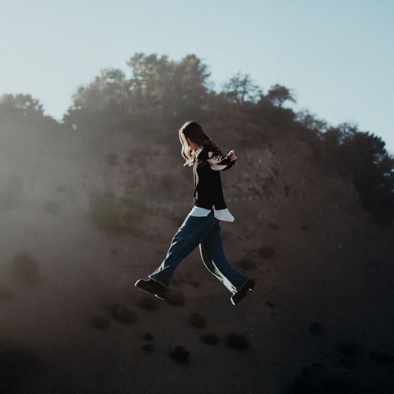 Photos: Julia Gartha Releases New EP CALIFORNIA'S KILLING ME — photo 1 of 8