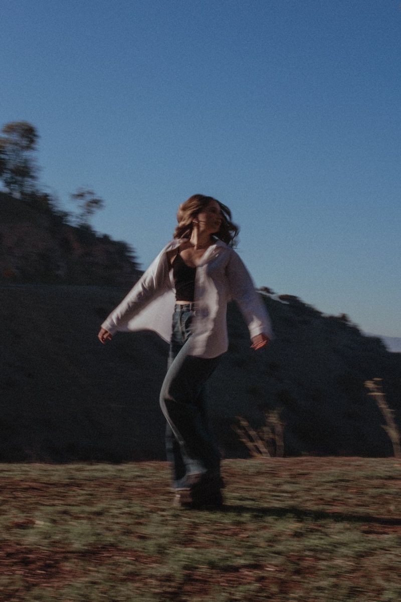 Photos: Julia Gartha Releases New EP CALIFORNIA'S KILLING ME — photo 3 of 8