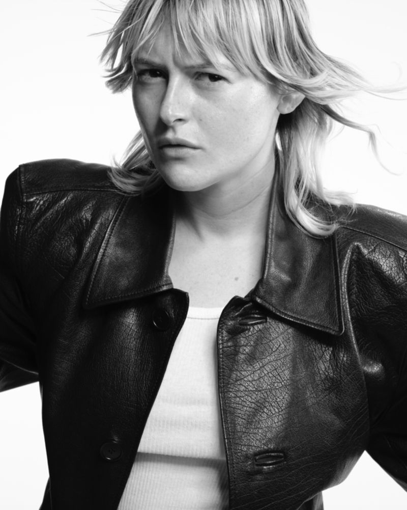 Ellen Krauss Shares New Single LOOK AT YOU Image