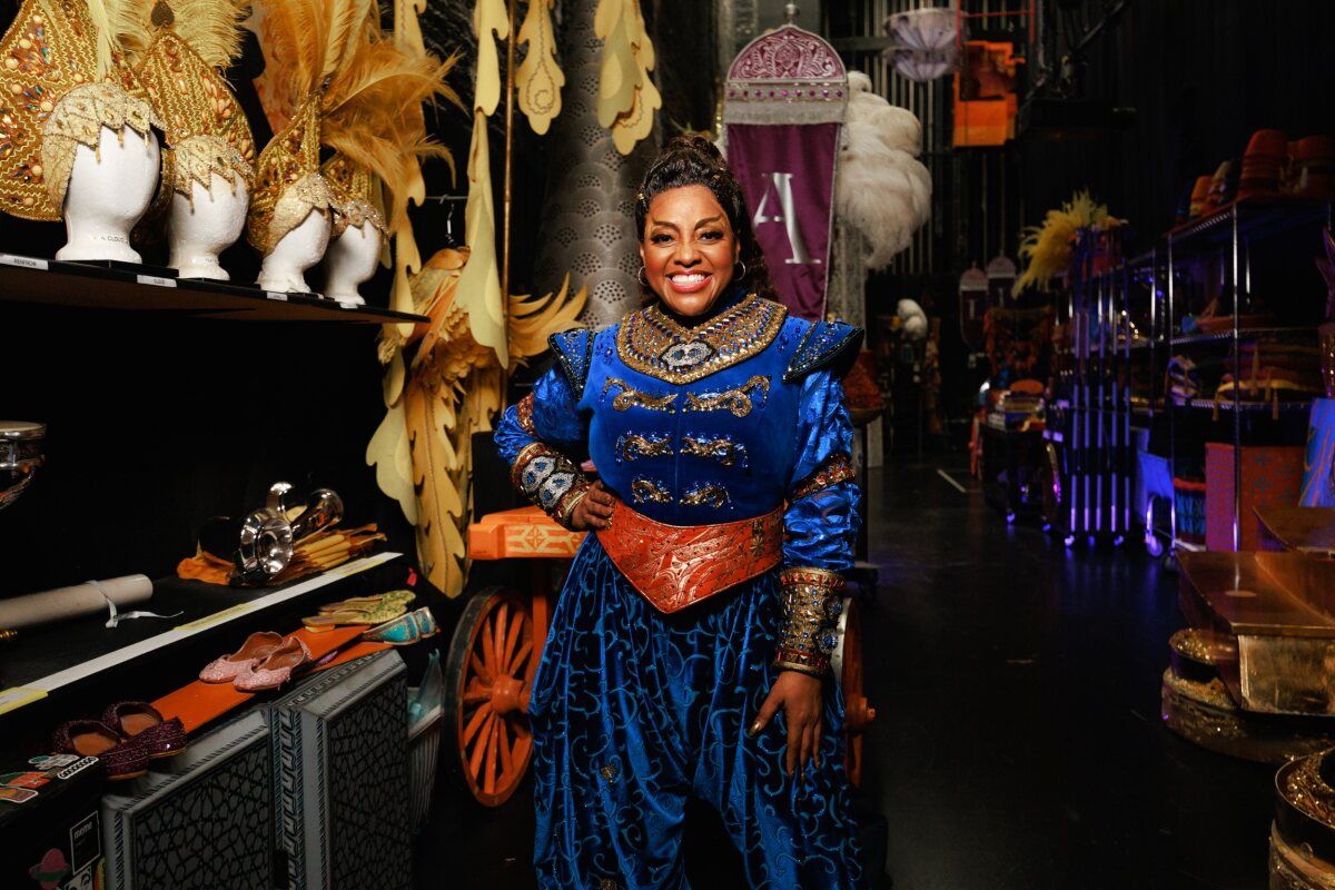 Photos: Robin Roberts, Gayle King & More Celebrate Sherri Shepherd's ALADDIN Broadway Debut — photo 1 of 21