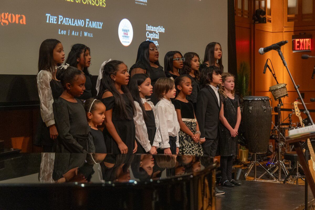 Photos: Lin-Manuel Miranda and Family Honored at Teatro SEA's 40th Anniversary Celebration — photo 4 of 14