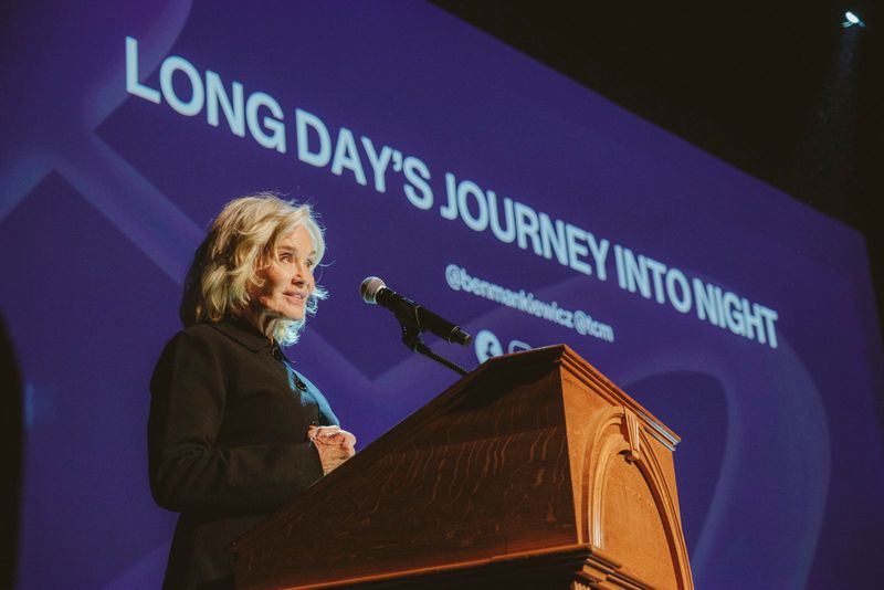 Photos: Jessica Lange Honored with Visionary Award at Virginia Film Festival — photo 10 of 22