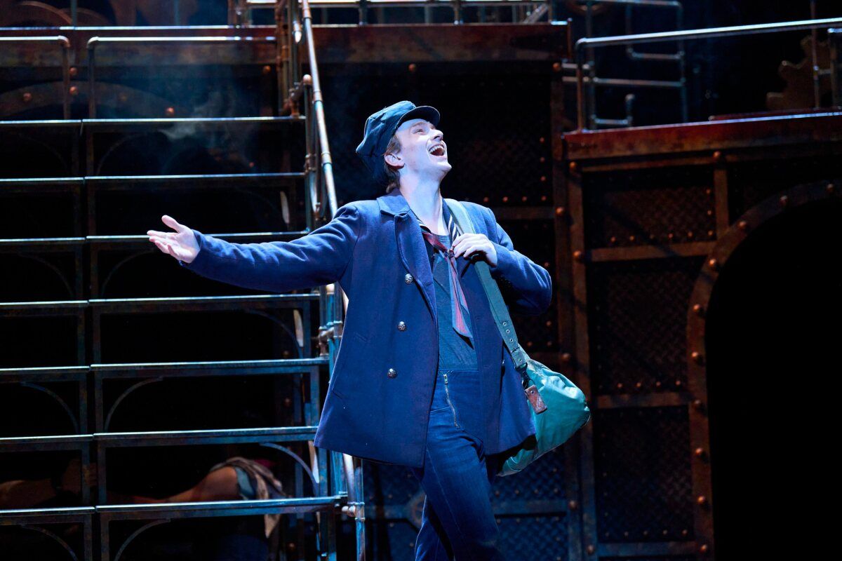 Photos: First Look At SWEENEY TODD THE DEMON BARBER OF FLEET STREET At Great Lakes Theater — photo 3 of 30