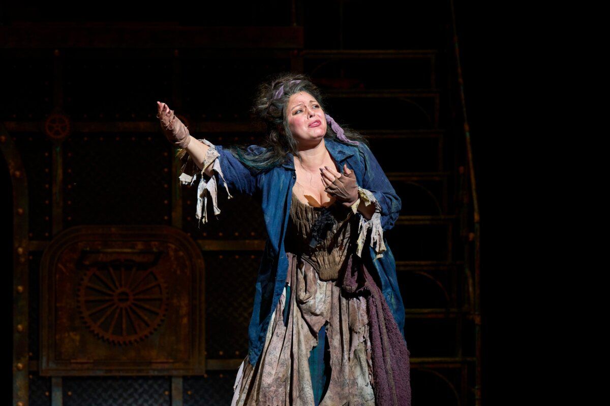 Photos: First Look At SWEENEY TODD THE DEMON BARBER OF FLEET STREET At Great Lakes Theater — photo 16 of 30
