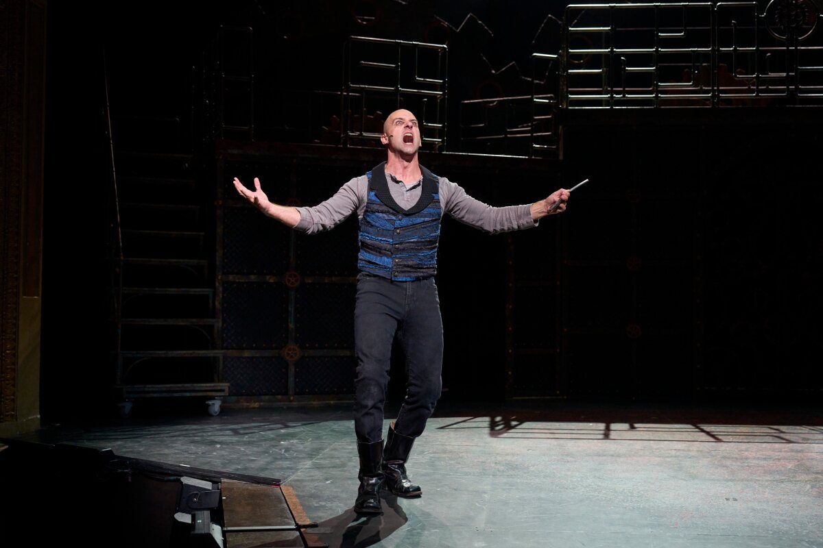 Photos: First Look At SWEENEY TODD THE DEMON BARBER OF FLEET STREET At Great Lakes Theater — photo 19 of 30