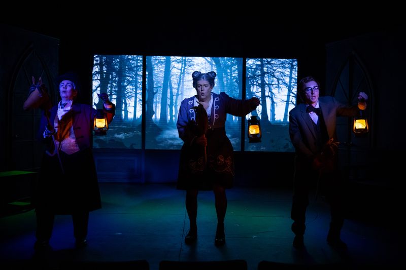 Review: DRACULA: A COMEDY OF TERRORS at Revolution Stage Company Image