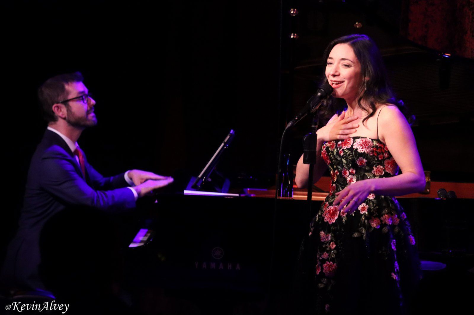 Photos: Julie Benko Performs BROADWAY GOES TO THE MOVIES at Birdland — photo 4 of 29