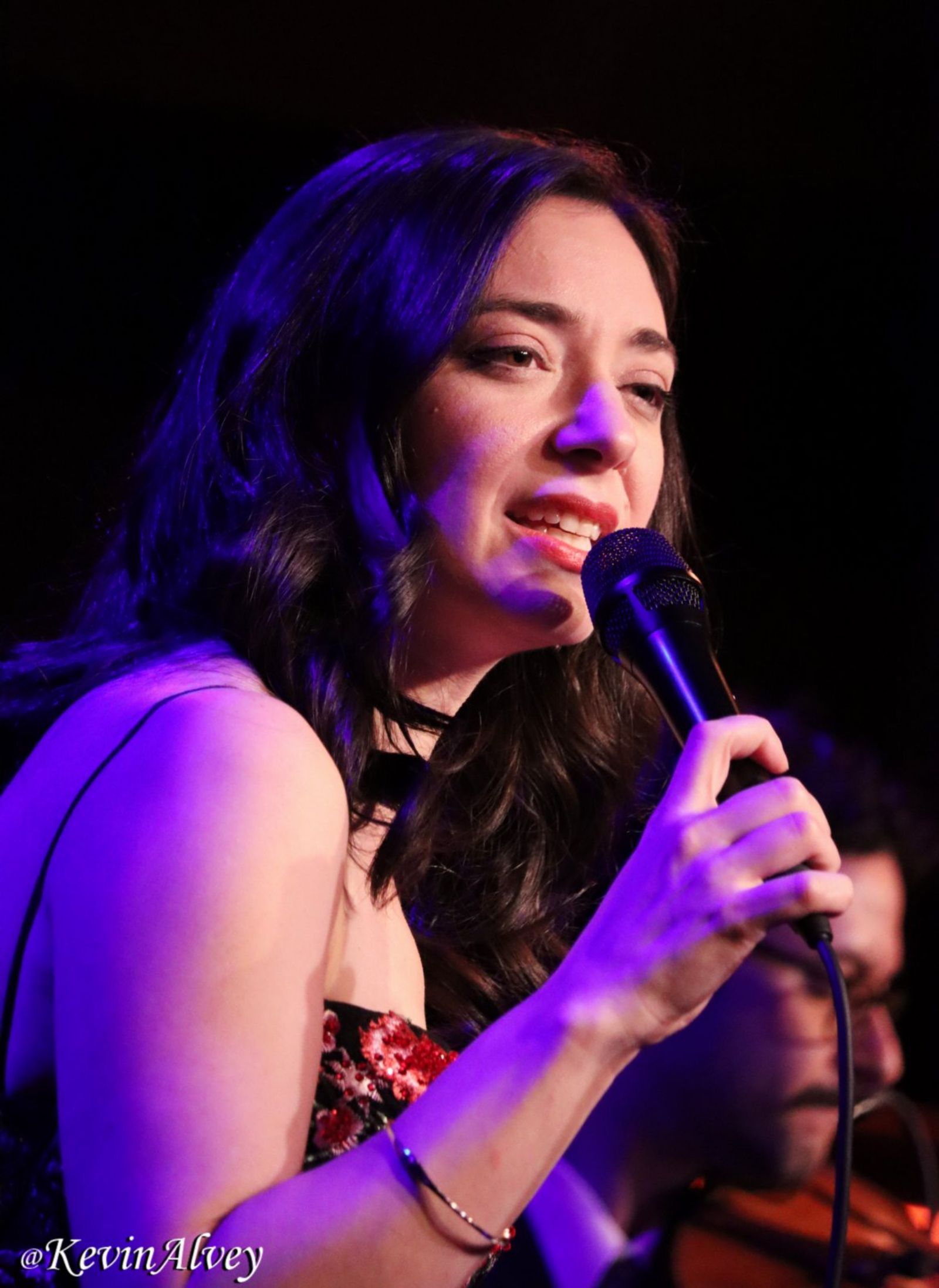 Photos: Julie Benko Performs BROADWAY GOES TO THE MOVIES at Birdland — photo 12 of 29