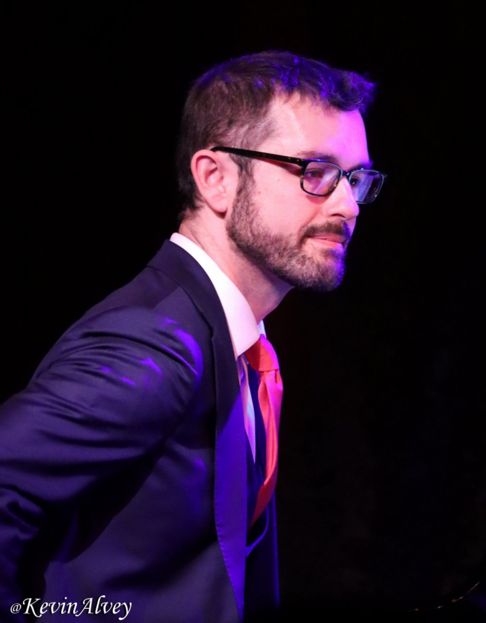 Photos: Julie Benko Performs BROADWAY GOES TO THE MOVIES at Birdland — photo 23 of 29