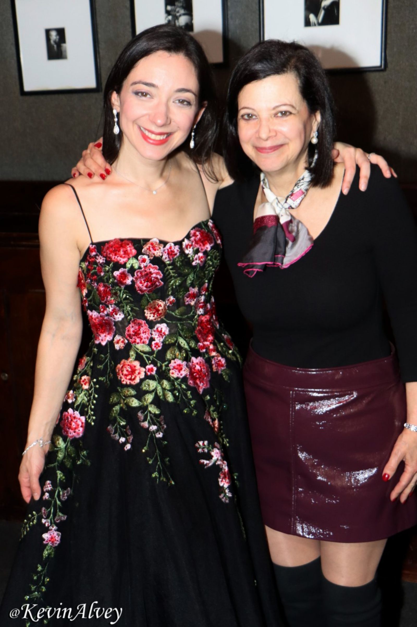 Photos: Julie Benko Performs BROADWAY GOES TO THE MOVIES at Birdland — photo 28 of 29
