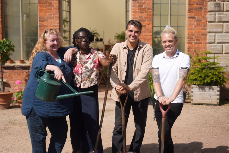 Photos: GARDEN RESCUE LIVE to Tour UK March 30–April 11, 2027 — photo 2 of 5