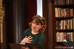 Beth Leavel @ BroadwayWorld Beth Leavel Photo