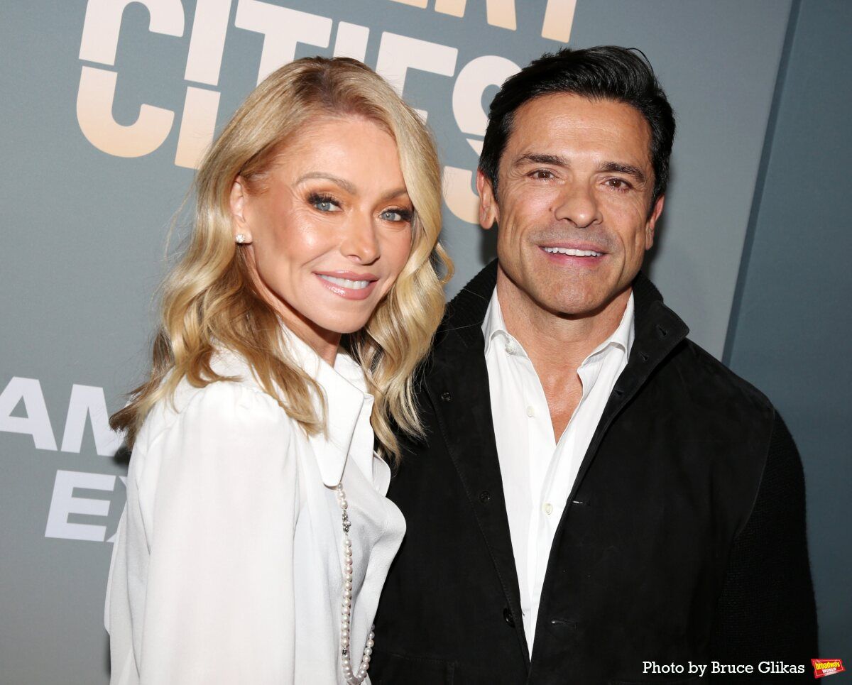 Photos: On the Opening Night Red Carpet for OTHER DESET CITIES — photo 3 of 62