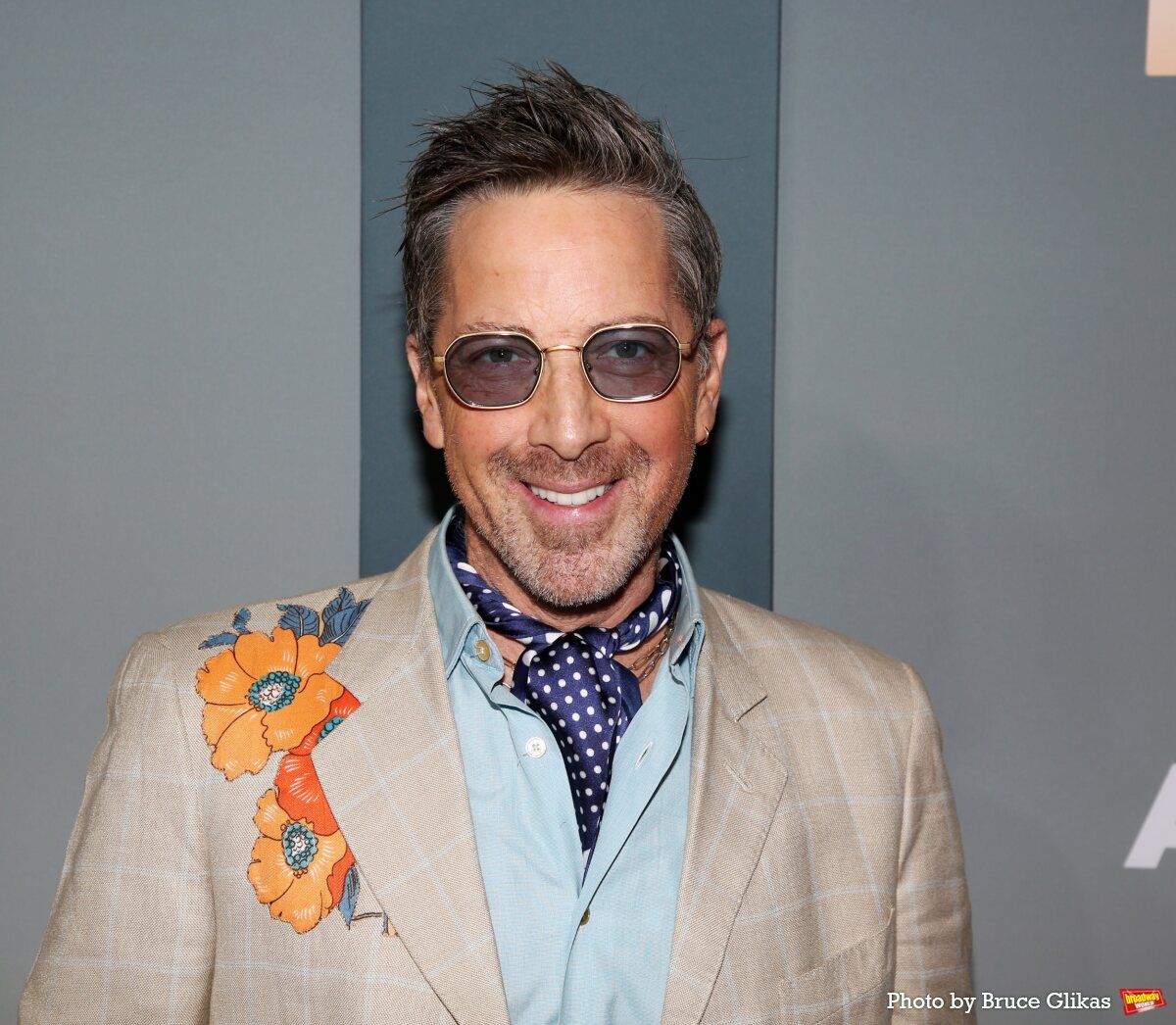 Photos: On the Opening Night Red Carpet for OTHER DESET CITIES — photo 8 of 62