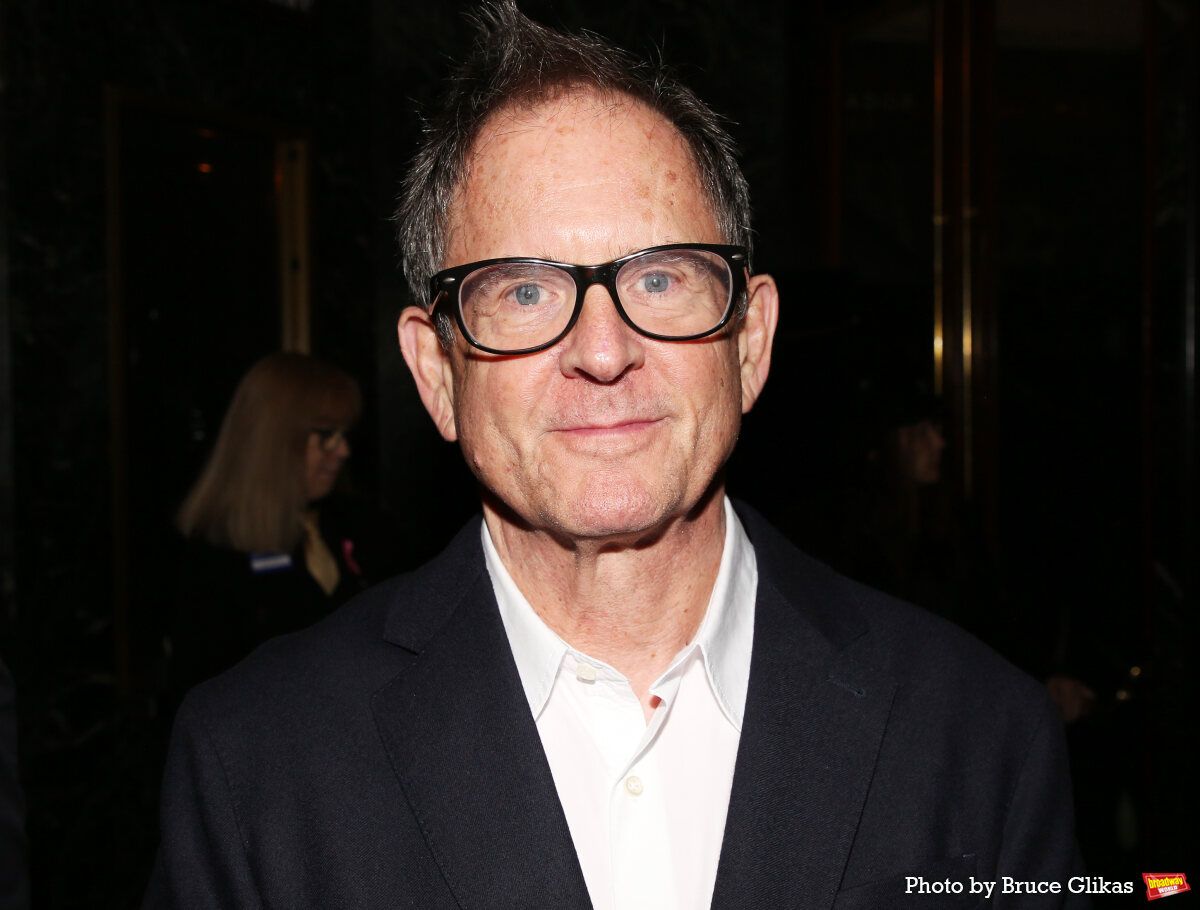Photos: On the Opening Night Red Carpet for OTHER DESET CITIES — photo 20 of 62