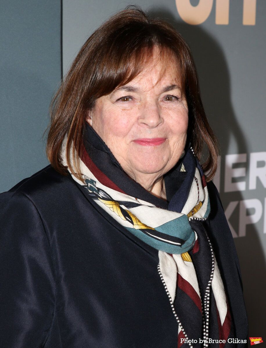 Photos: On the Opening Night Red Carpet for OTHER DESET CITIES — photo 22 of 62