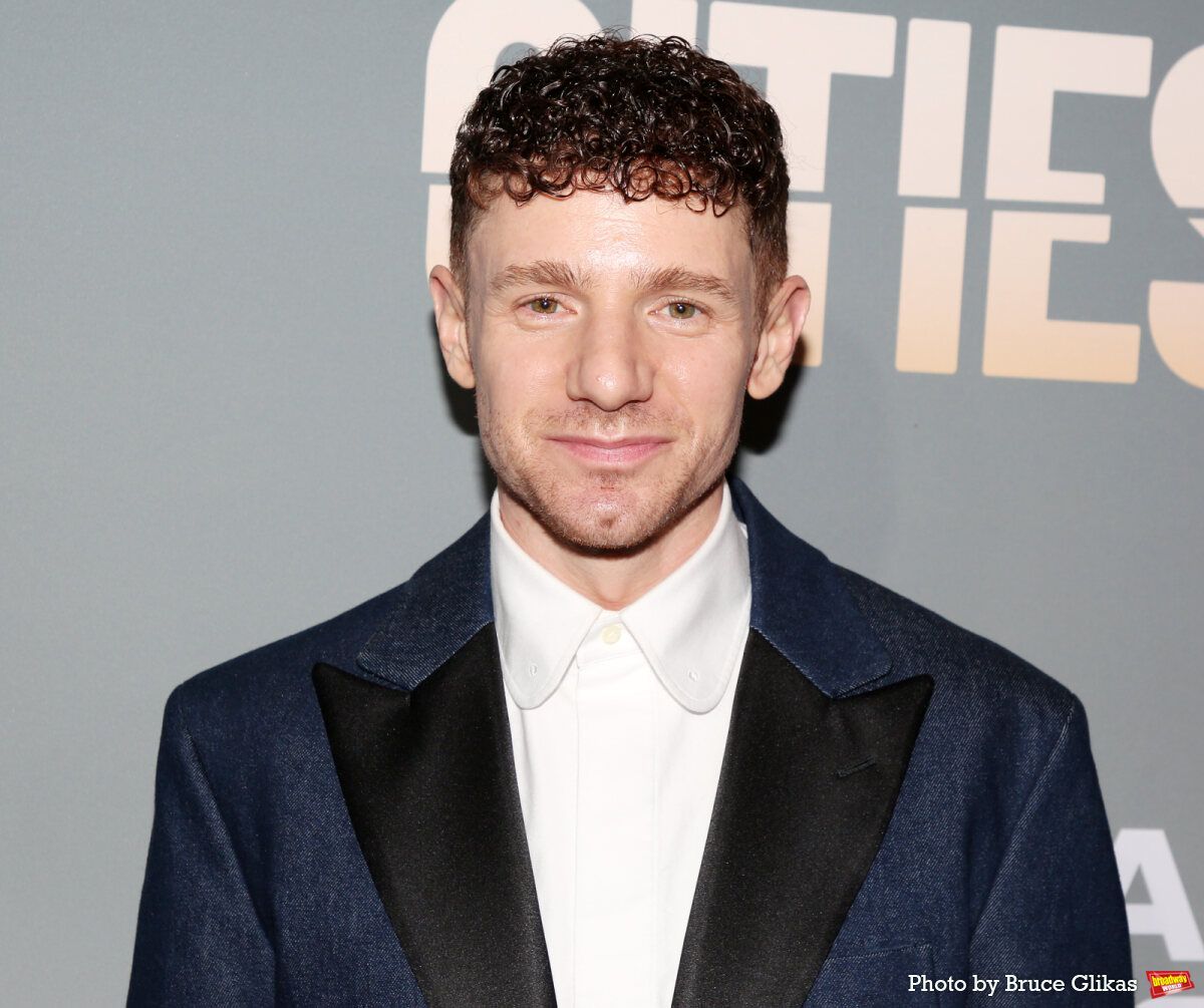 Photos: On the Opening Night Red Carpet for OTHER DESET CITIES — photo 23 of 62