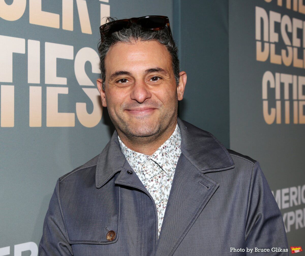 Photos: On the Opening Night Red Carpet for OTHER DESET CITIES — photo 29 of 62