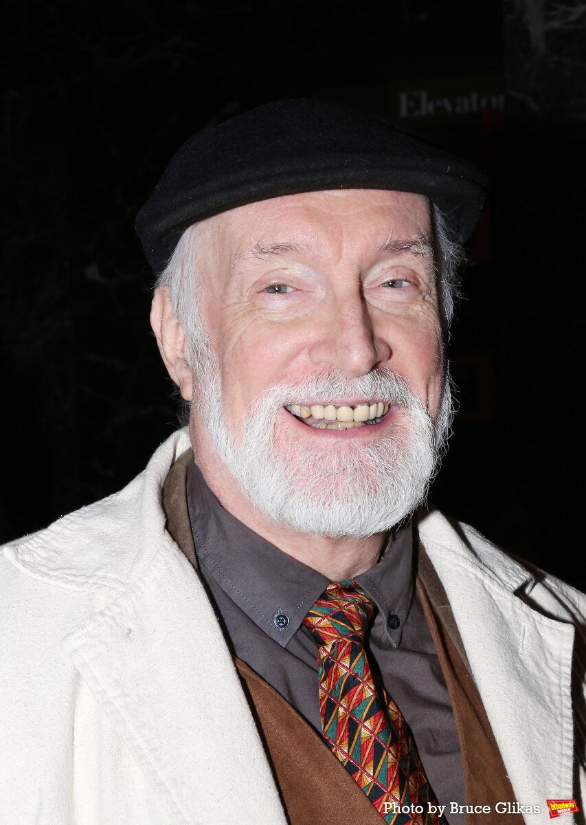 Photos: On the Opening Night Red Carpet for OTHER DESET CITIES — photo 32 of 62