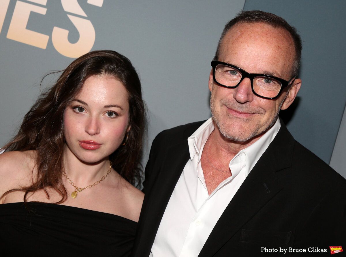 Photos: On the Opening Night Red Carpet for OTHER DESET CITIES — photo 4 of 62