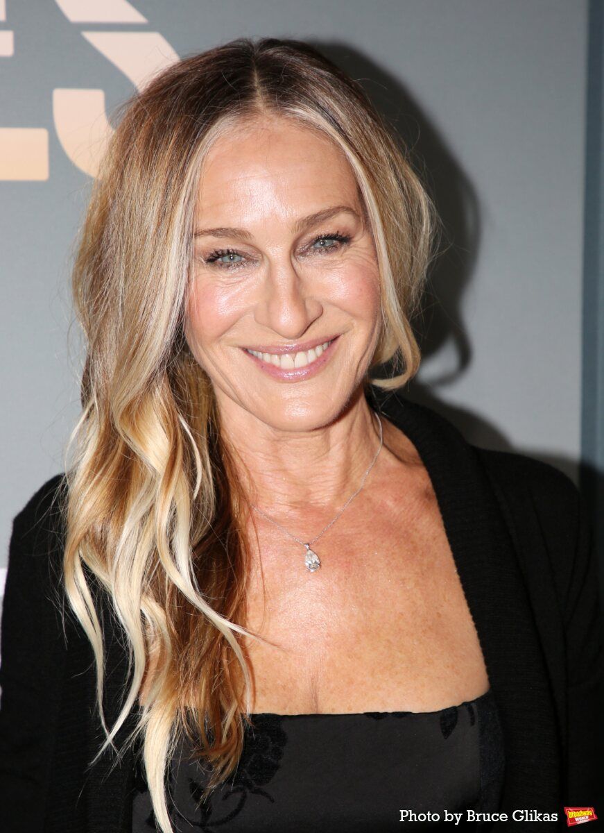 Photos: On the Opening Night Red Carpet for OTHER DESET CITIES — photo 41 of 62