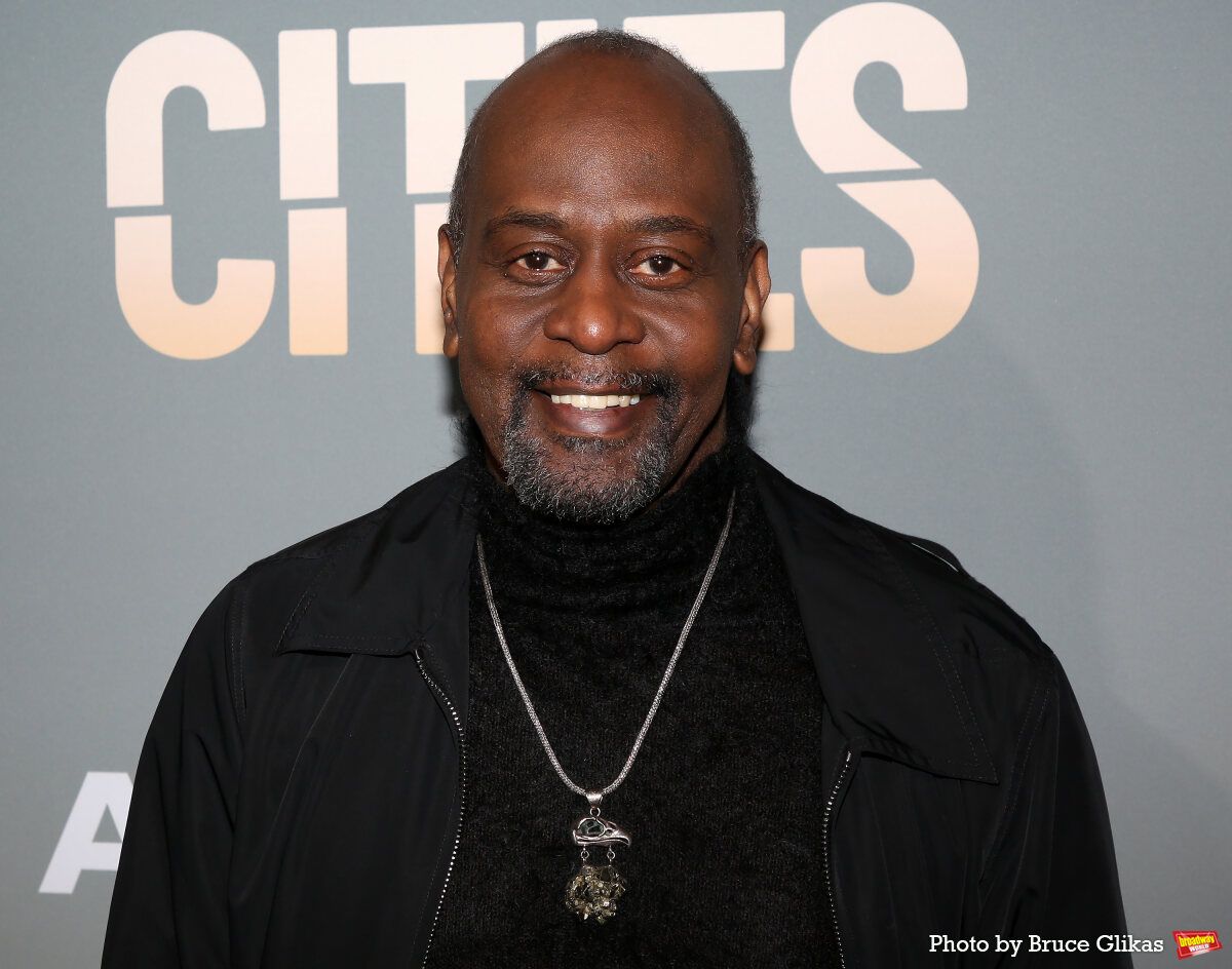 Photos: On the Opening Night Red Carpet for OTHER DESET CITIES — photo 56 of 62