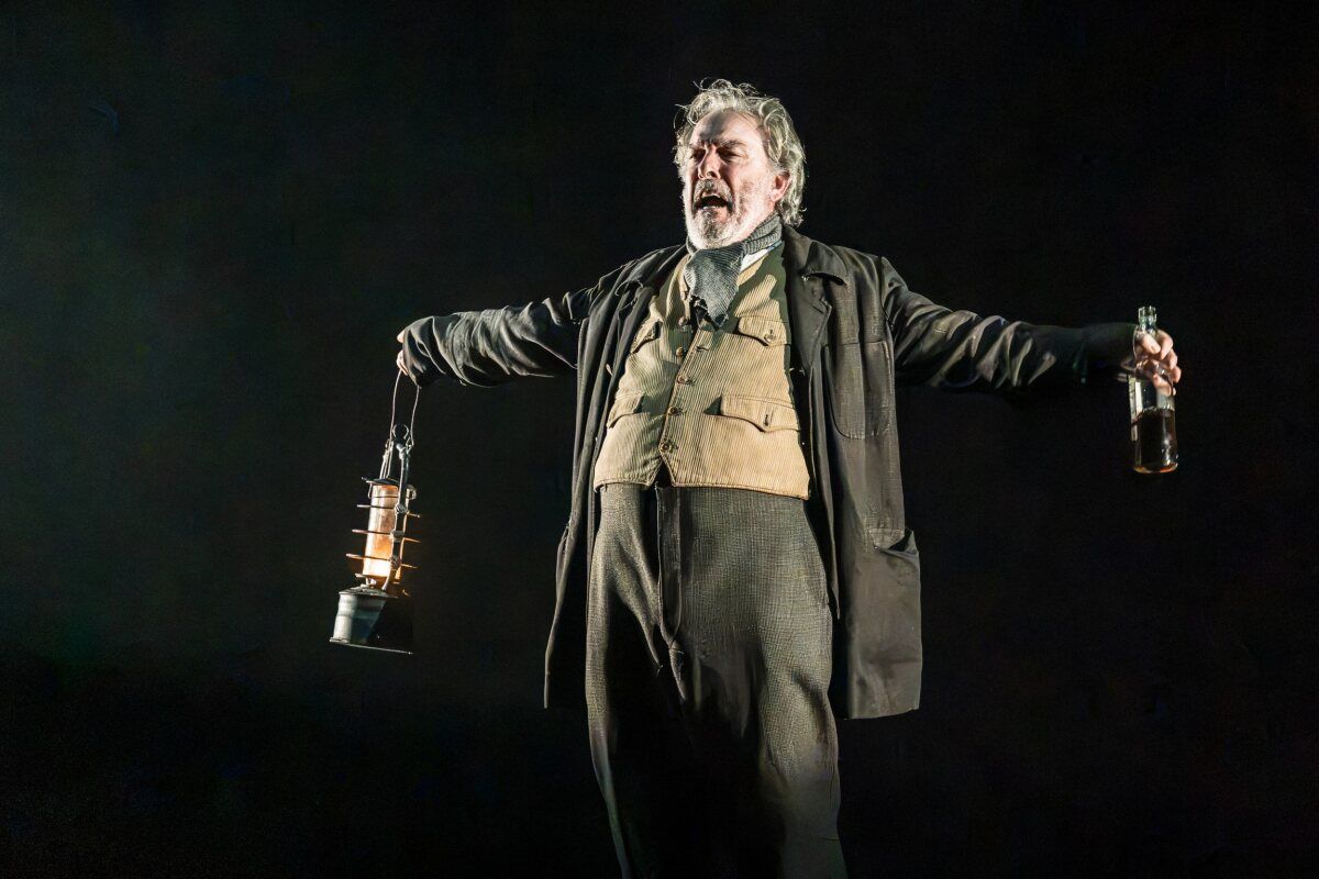 Photos: Jennifer Saunders and More in THE SEA at Theatre Royal Bath — photo 10 of 29