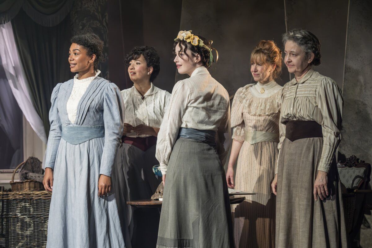 Photos: Jennifer Saunders and More in THE SEA at Theatre Royal Bath — photo 3 of 29