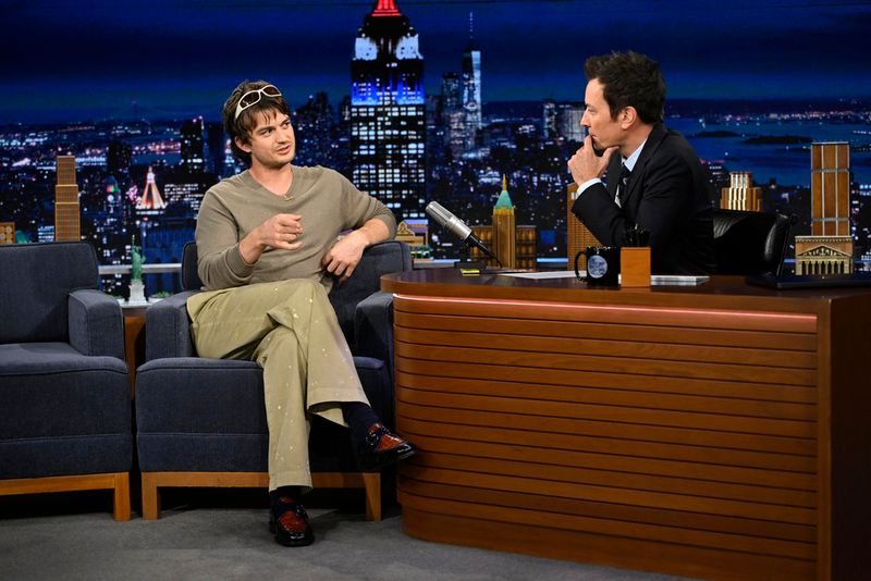 Photos: THE TONIGHT SHOW Features Billy Crystal, Joe Keery, St. Vincent — photo 3 of 4