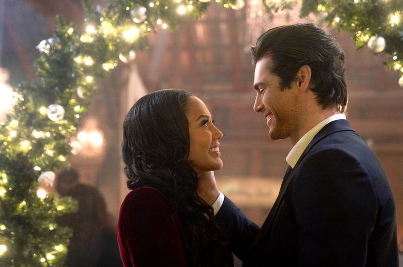 Photos: SECOND CHANCE HOLIDAY to Stream on The Roku Channel — photo 3 of 4