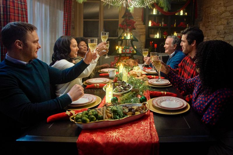 Photos: SECOND CHANCE HOLIDAY to Stream on The Roku Channel — photo 4 of 4