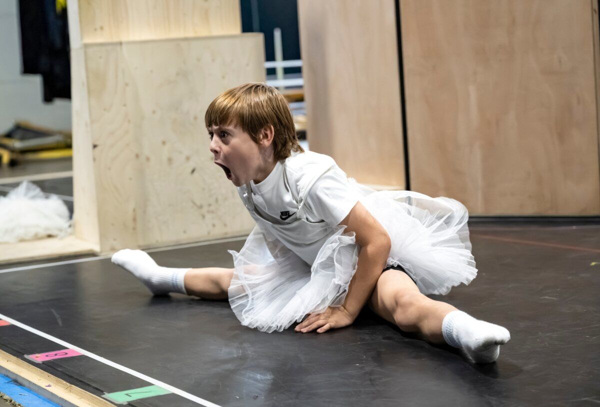 Photos: BILLY ELLIOT THE MUSICAL UK and Ireland Tour in Rehearsal — photo 9 of 16