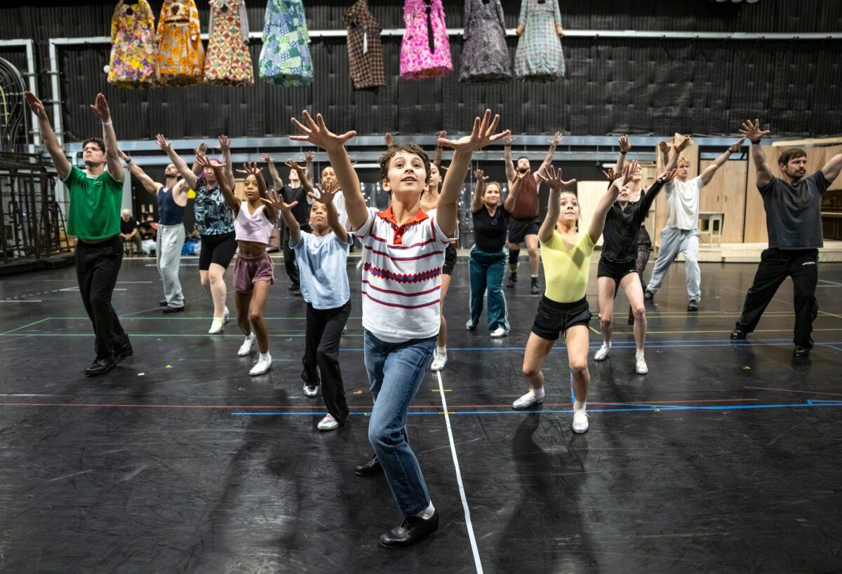 Photos: BILLY ELLIOT THE MUSICAL UK and Ireland Tour in Rehearsal — photo 6 of 16