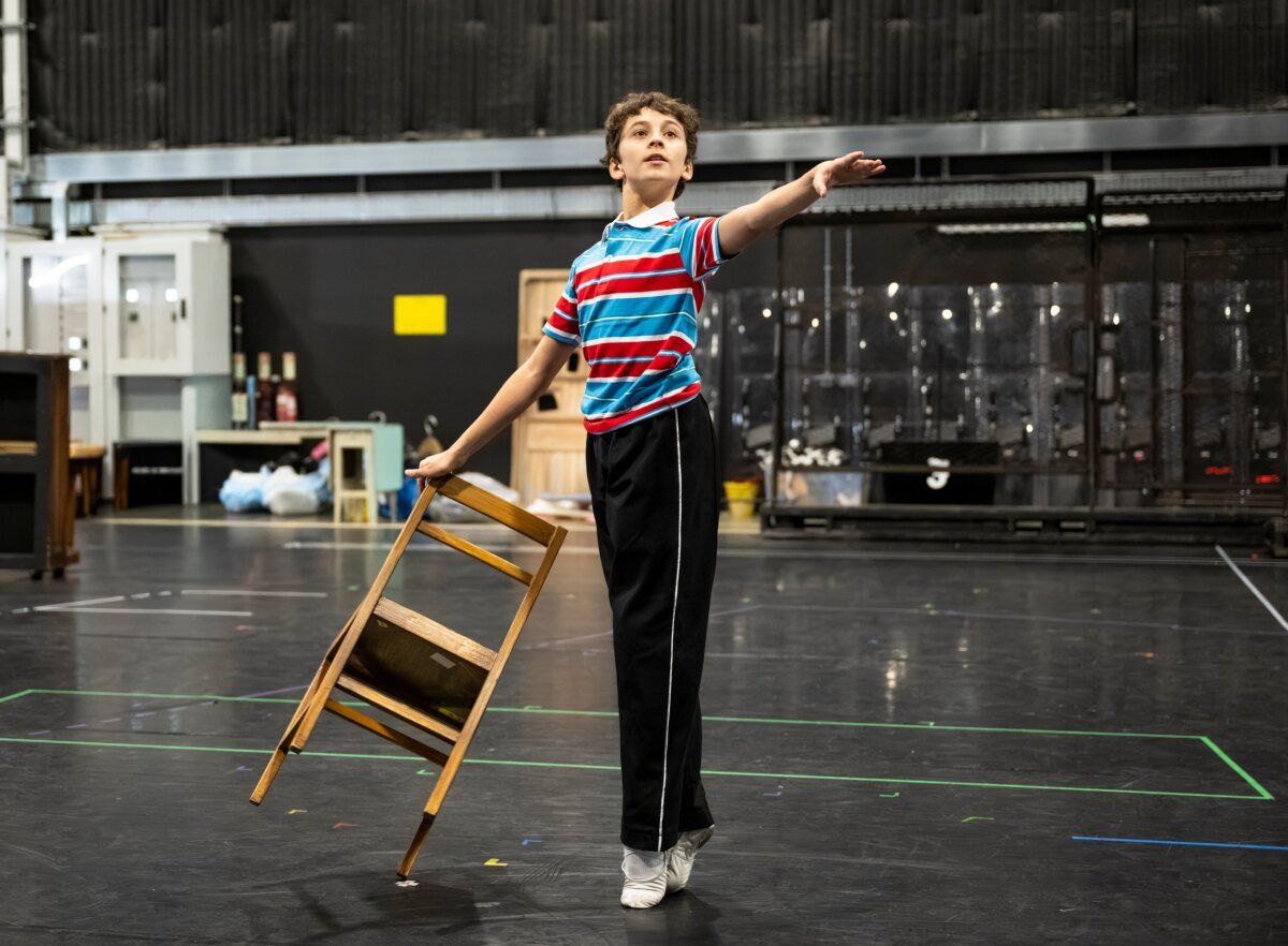 Photos: BILLY ELLIOT THE MUSICAL UK and Ireland Tour in Rehearsal — photo 5 of 16