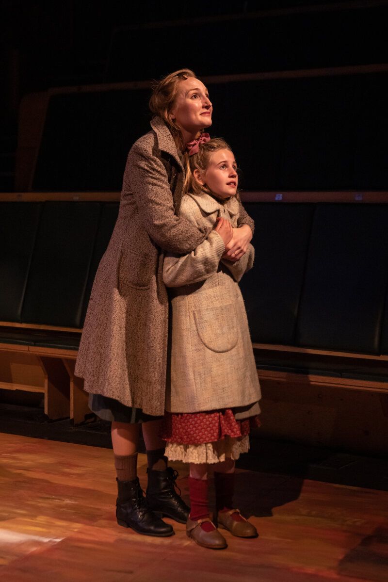 Photos: PARCEL FROM AMERICA: THE IRISH MUSICAL at Theatre Row — photo 2 of 6