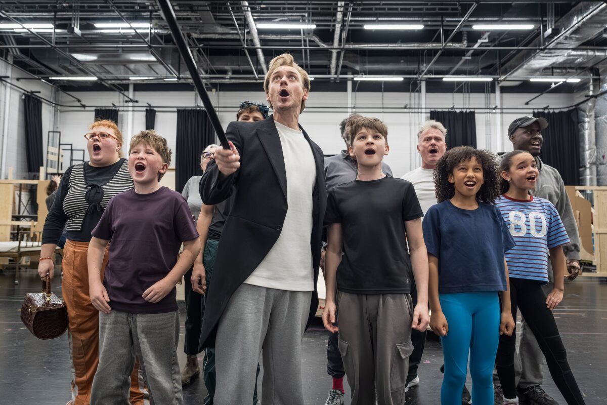 Photos: CHARLIE AND THE CHOCOLATE FACTORY In Rehearsal at Curve Leicester — photo 3 of 21